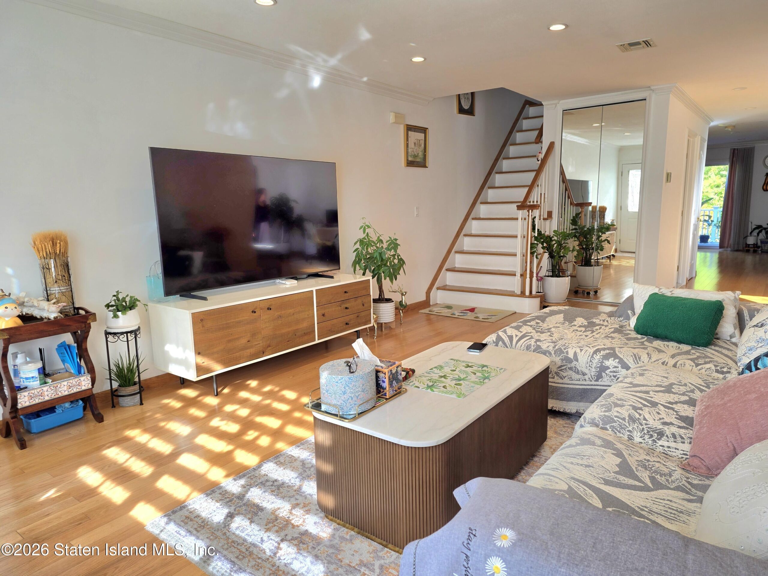 1325 Rockland Avenue Image 4