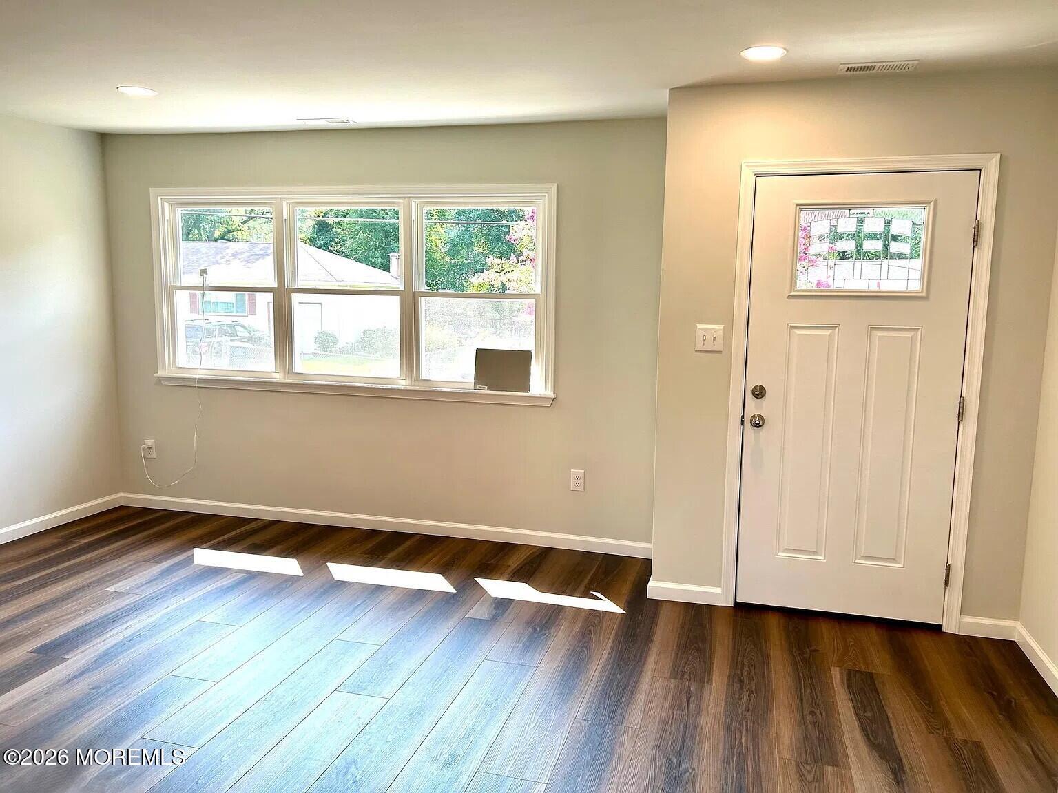 126 Apple Avenue Image 2