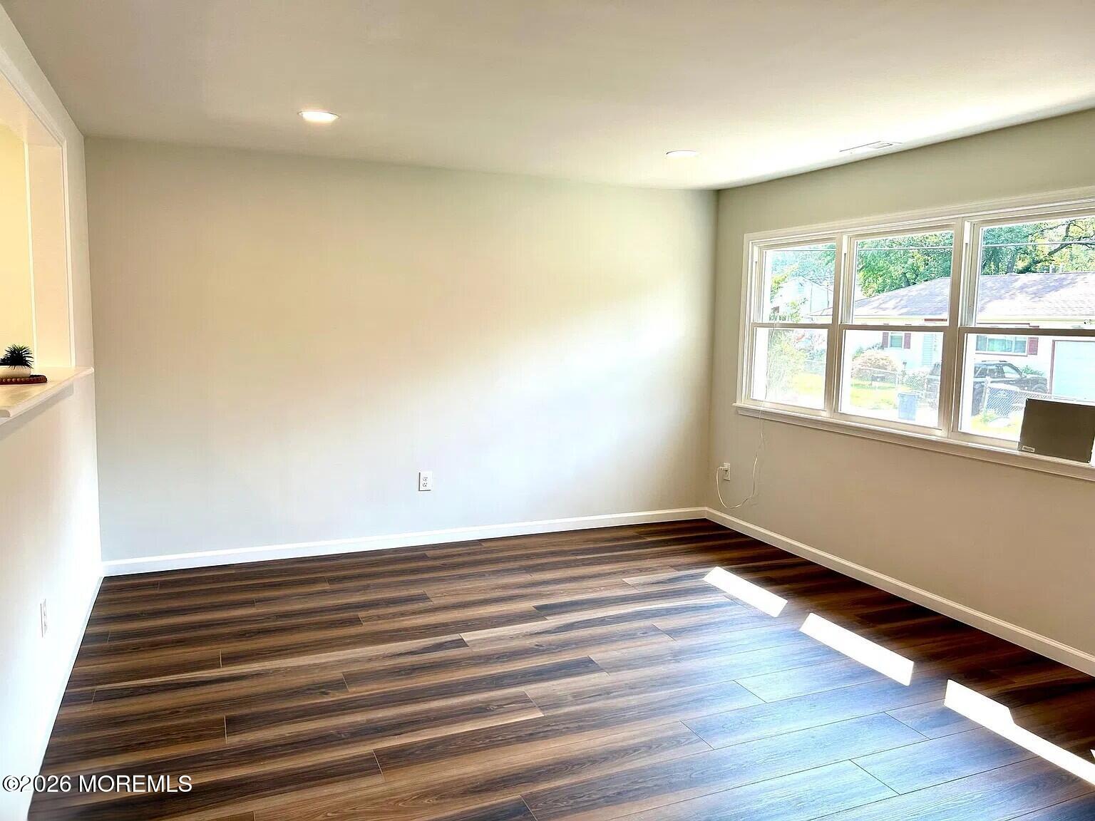 126 Apple Avenue Image 5