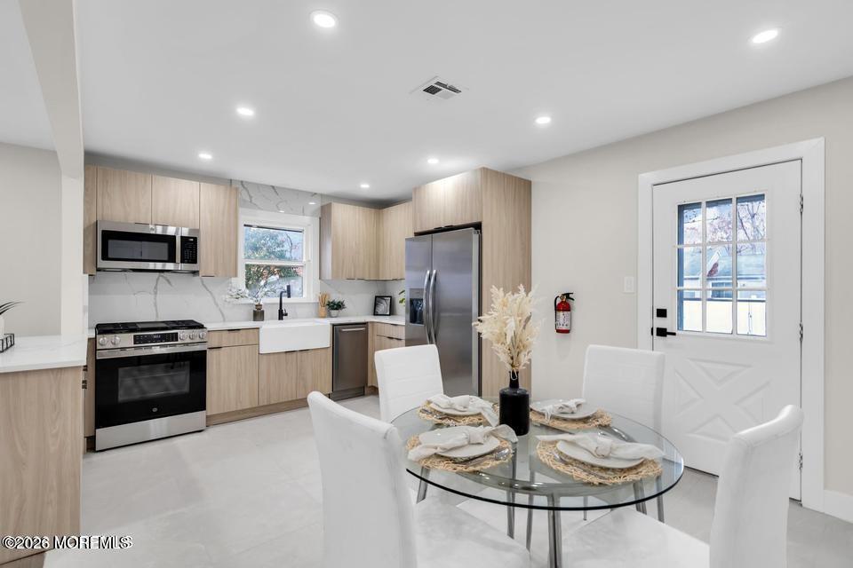 1186 Galley Avenue Image 2