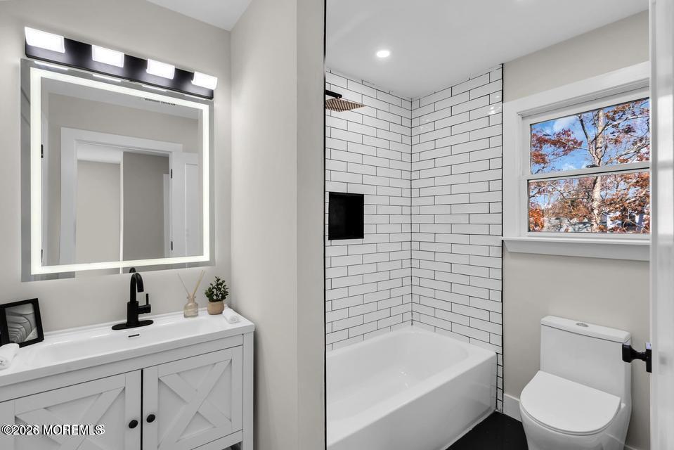 1186 Galley Avenue Image 4
