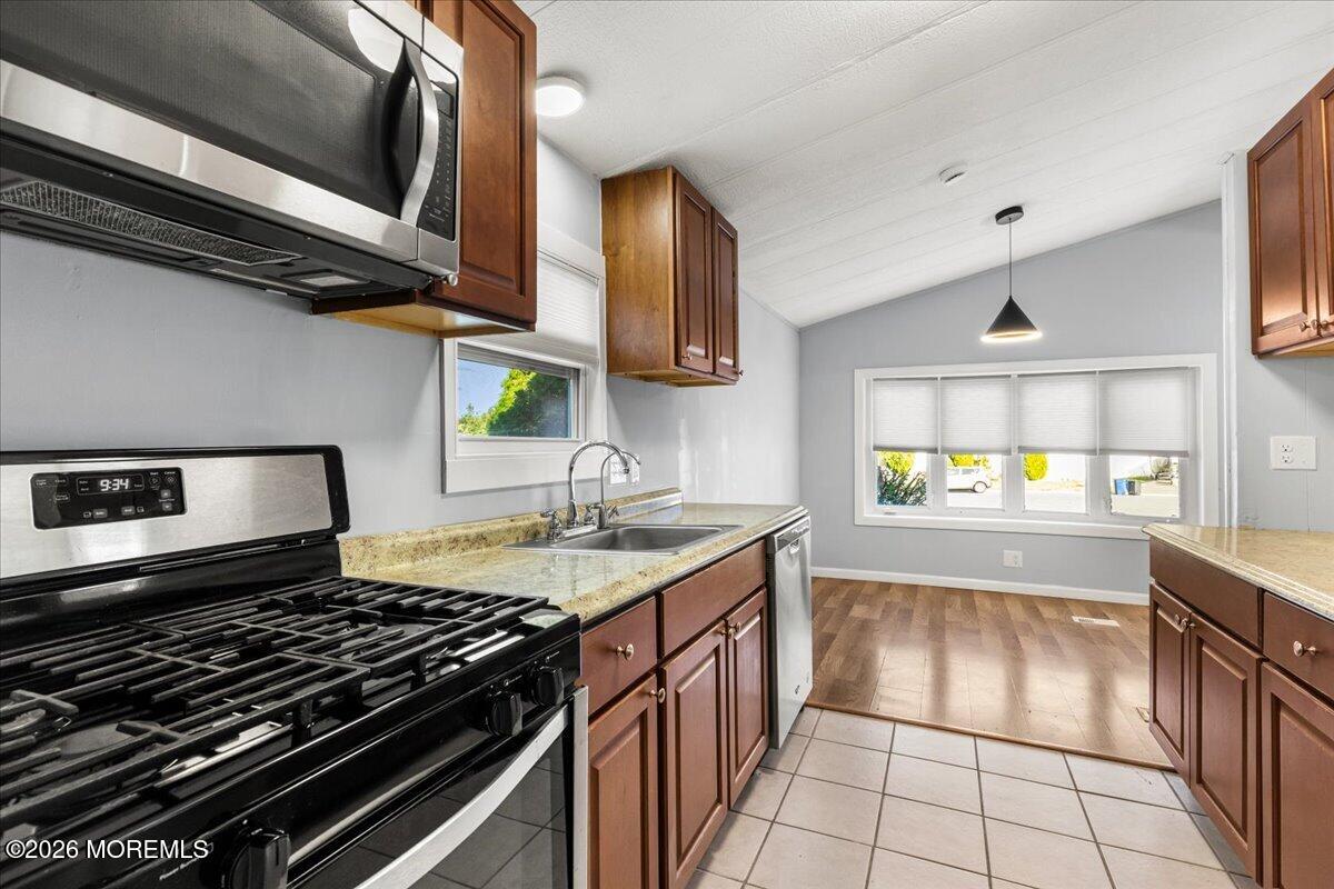72 Deer Way, Englishtown, NJ, 07726 image 14