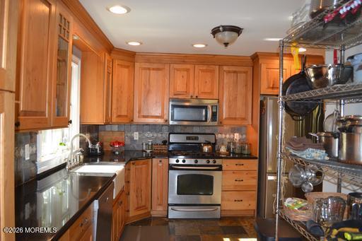 462 Shady Lane Image 2