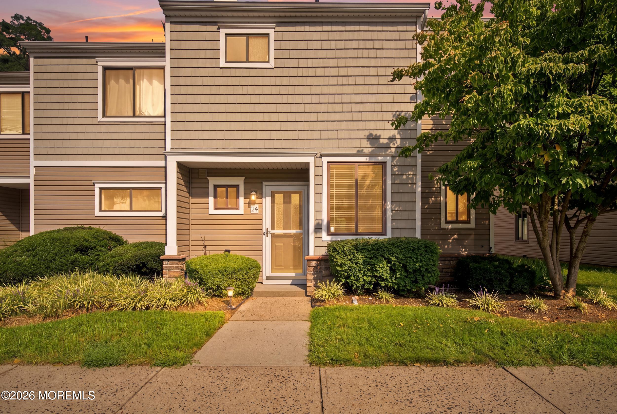 24 Gloria Court, Tinton Falls, NJ, 07724