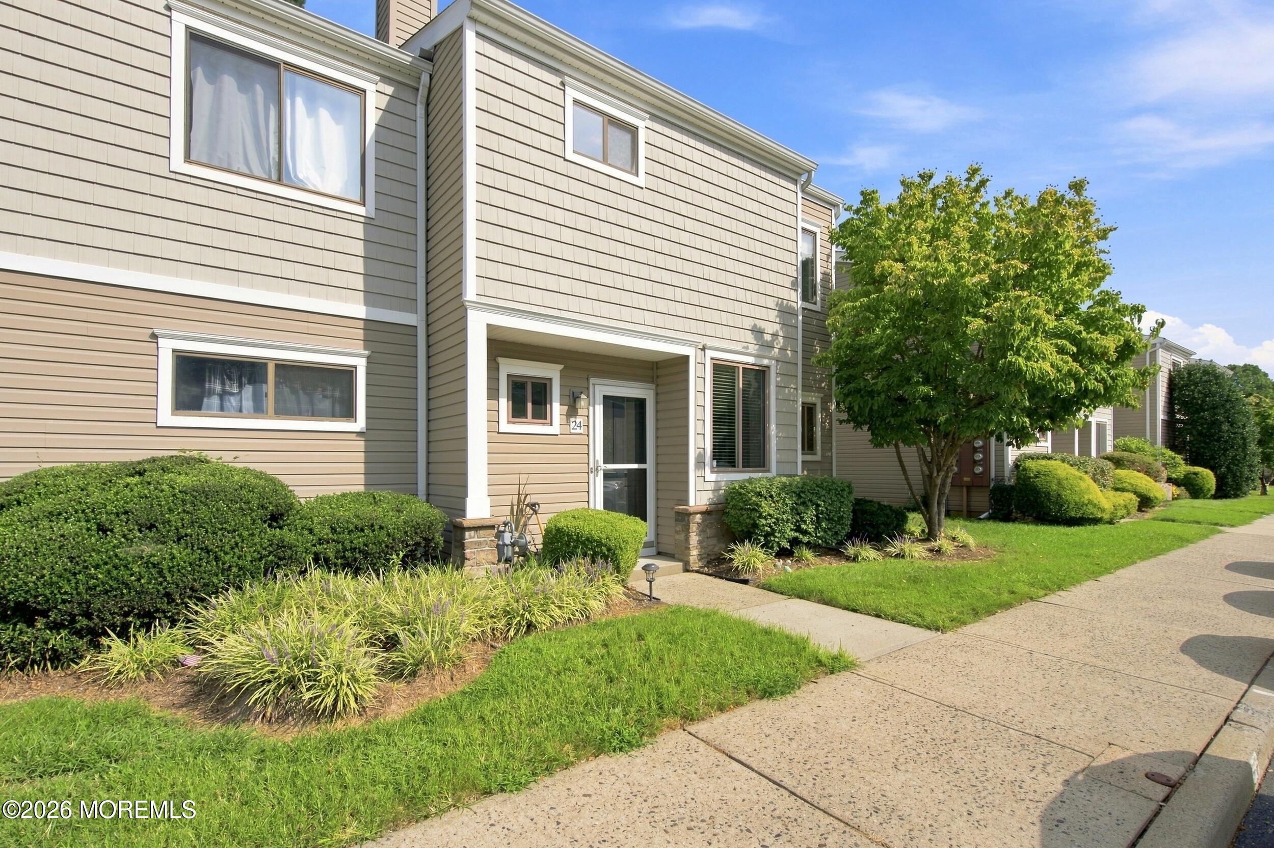24 Gloria Court Image 4