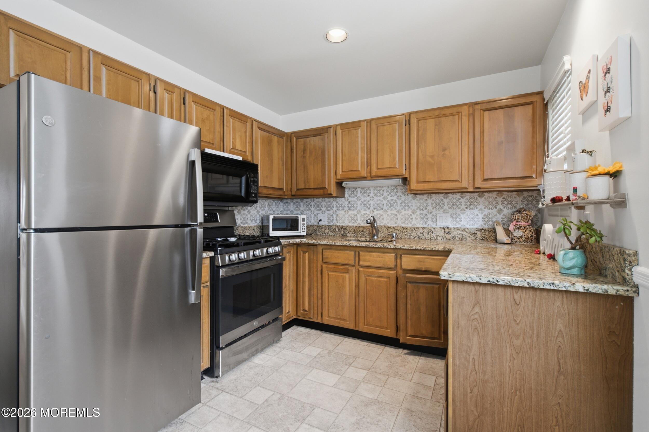 24 Gloria Court, Tinton Falls, NJ, 07724 image 16