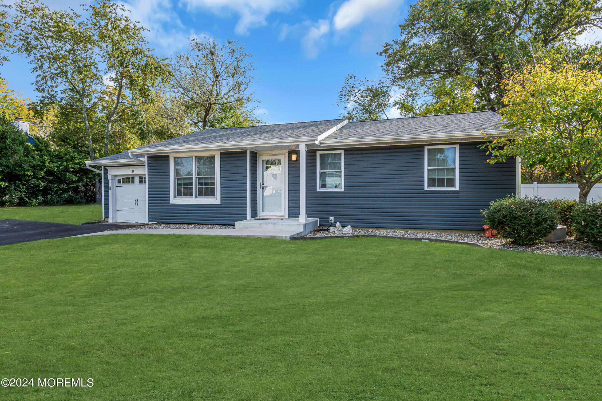 10 Romana Lane Image 3