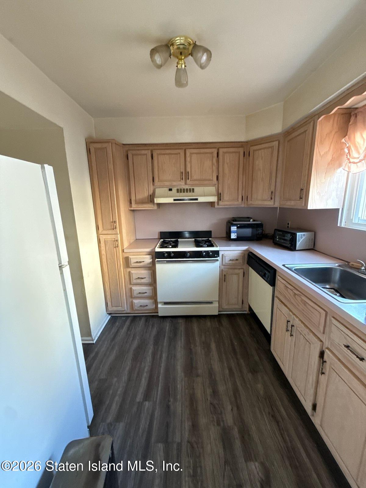17 Patty Court, Staten Island, NY, 10312 image 7