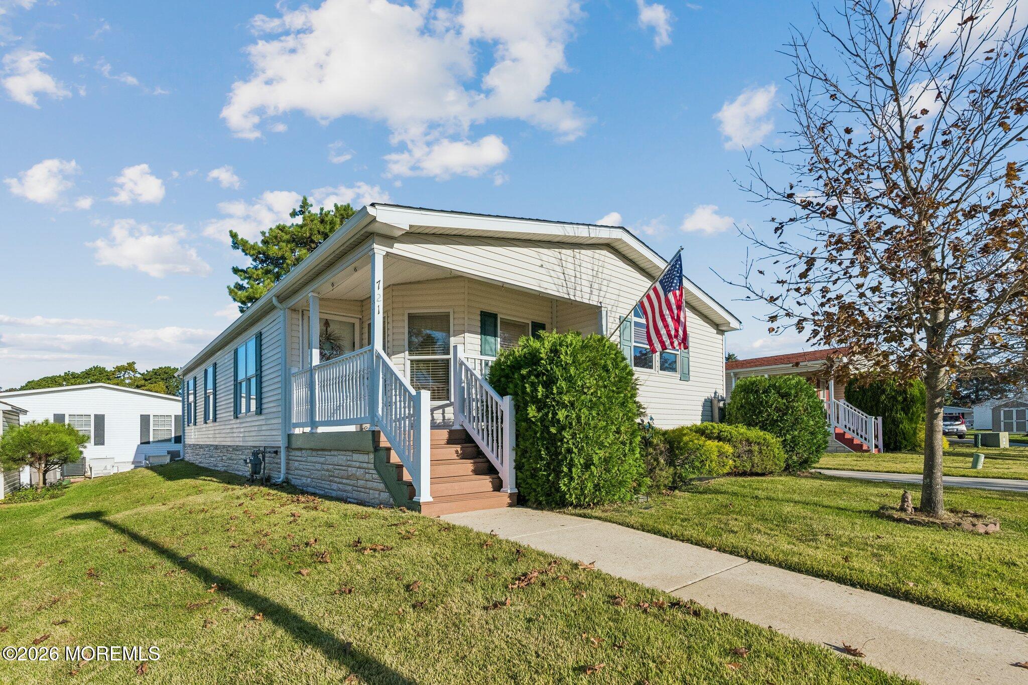 721 Evergreen Court Image 2