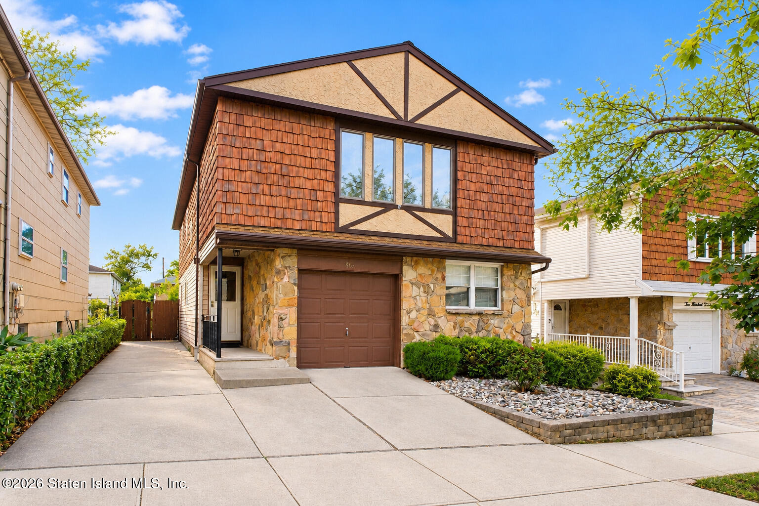 216 Clermont Place Image 2