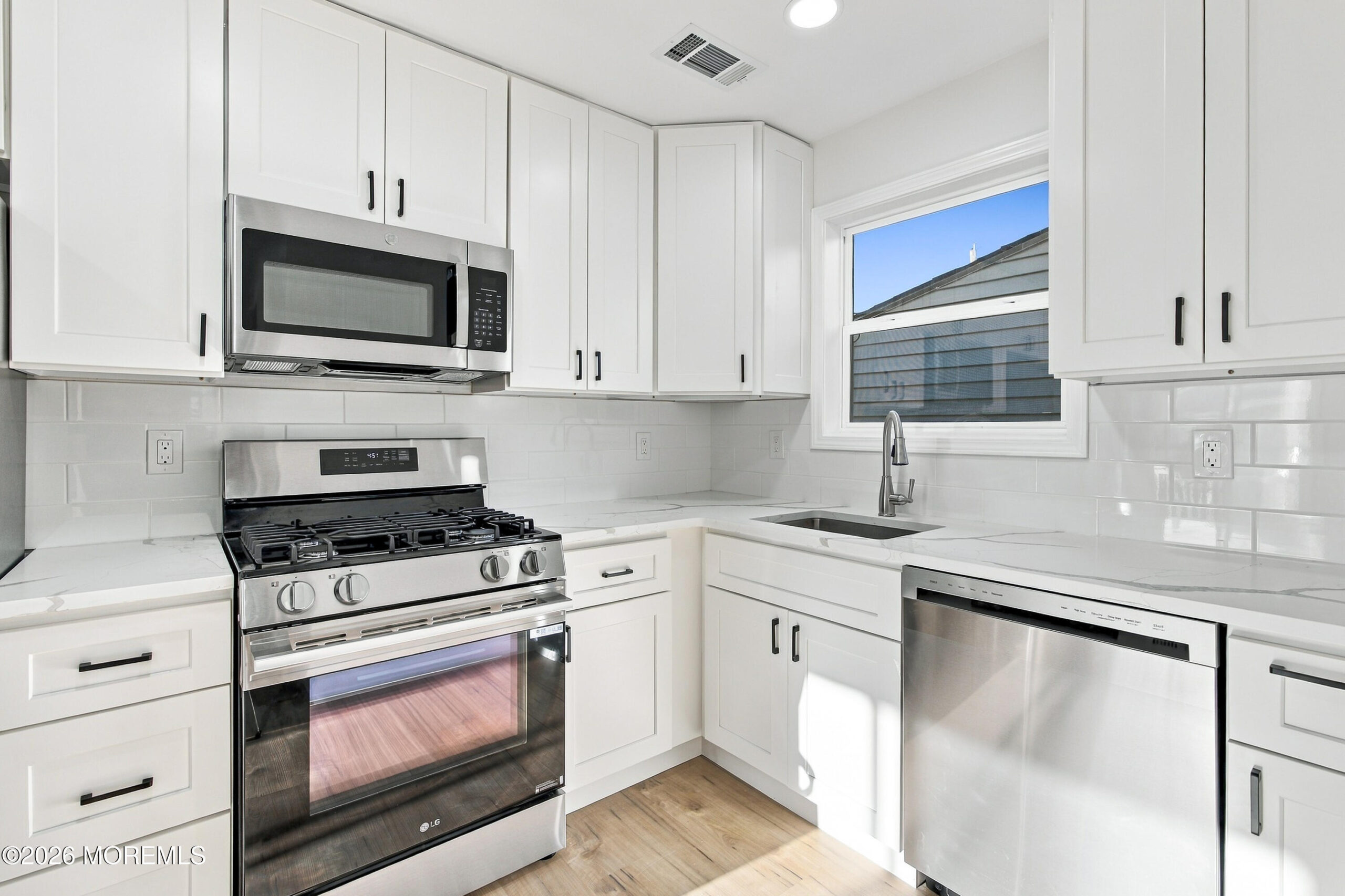 85 Pacific Boulevard, Keyport, NJ, 07735 image 23