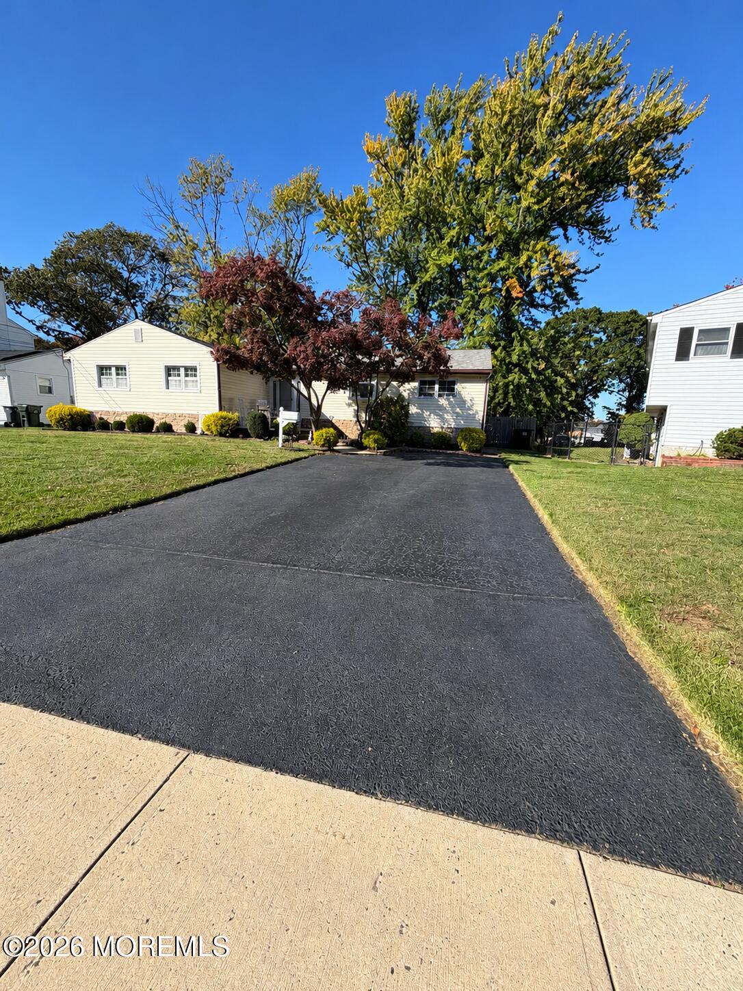 2 Knoll Terrace Image 2
