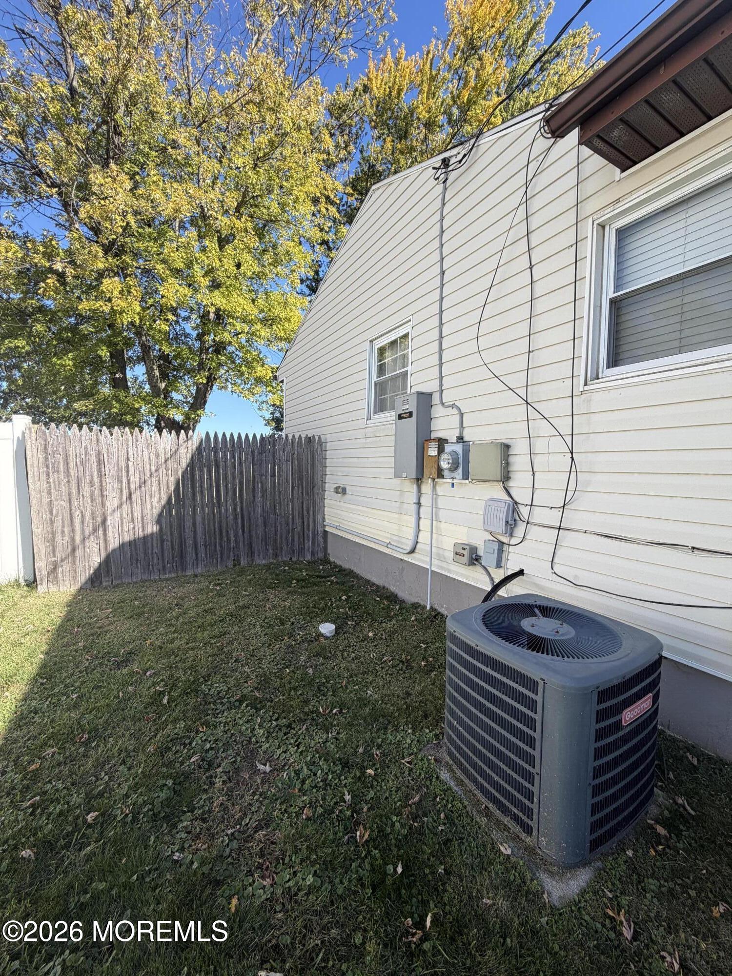 2 Knoll Terrace Image 4