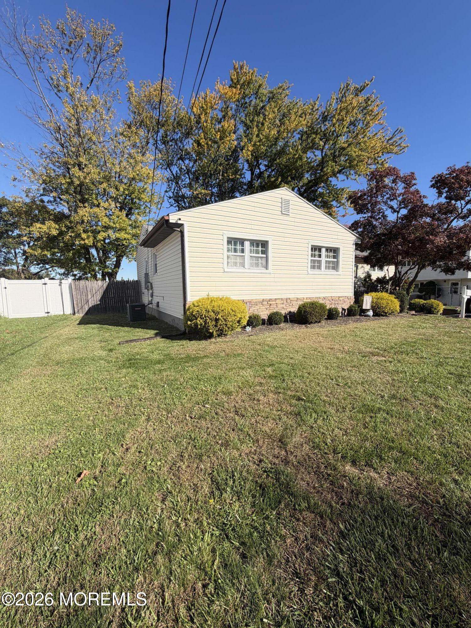 2 Knoll Terrace Image 3