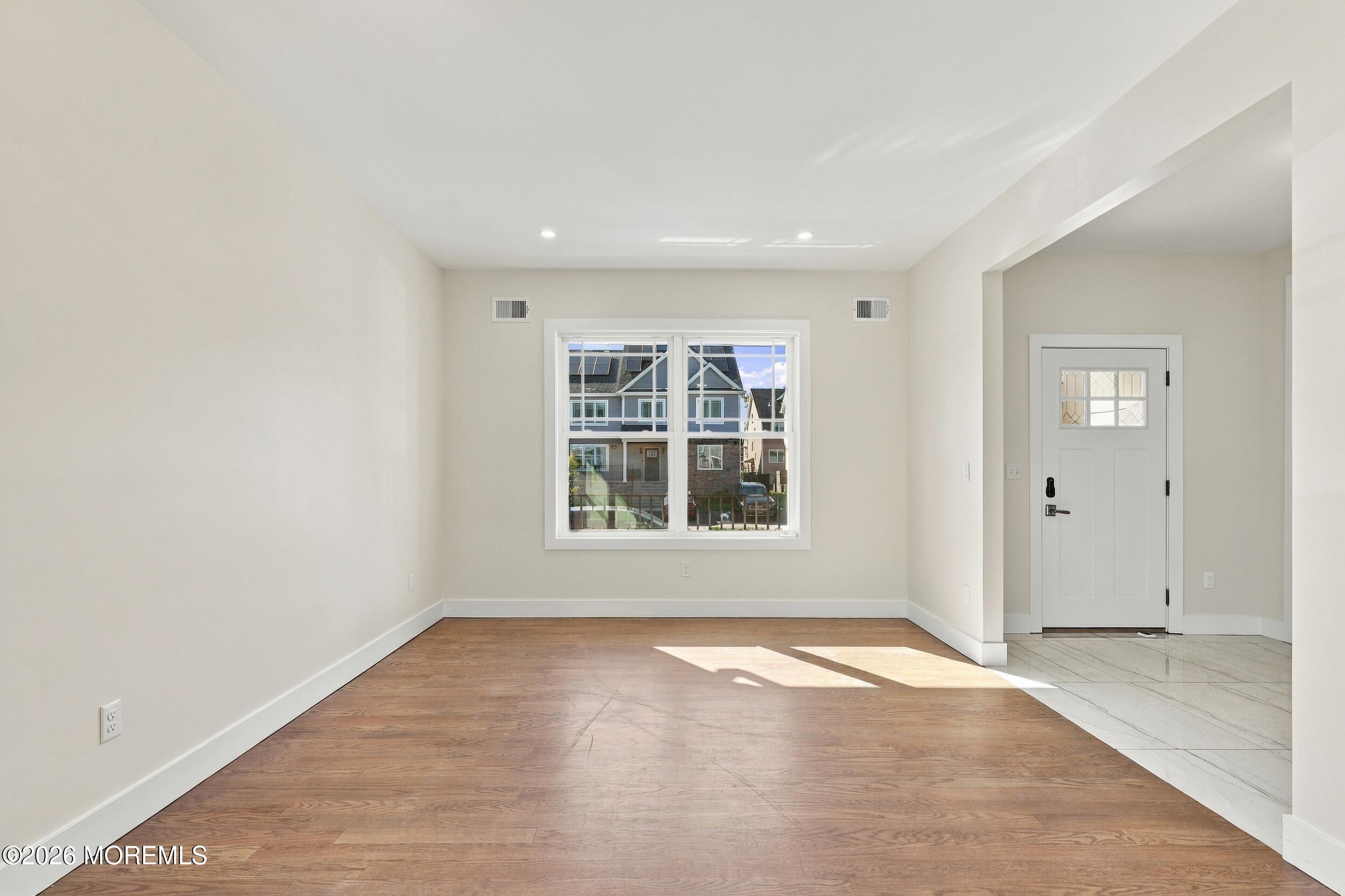 67 Edgecomb Avenue Image 4