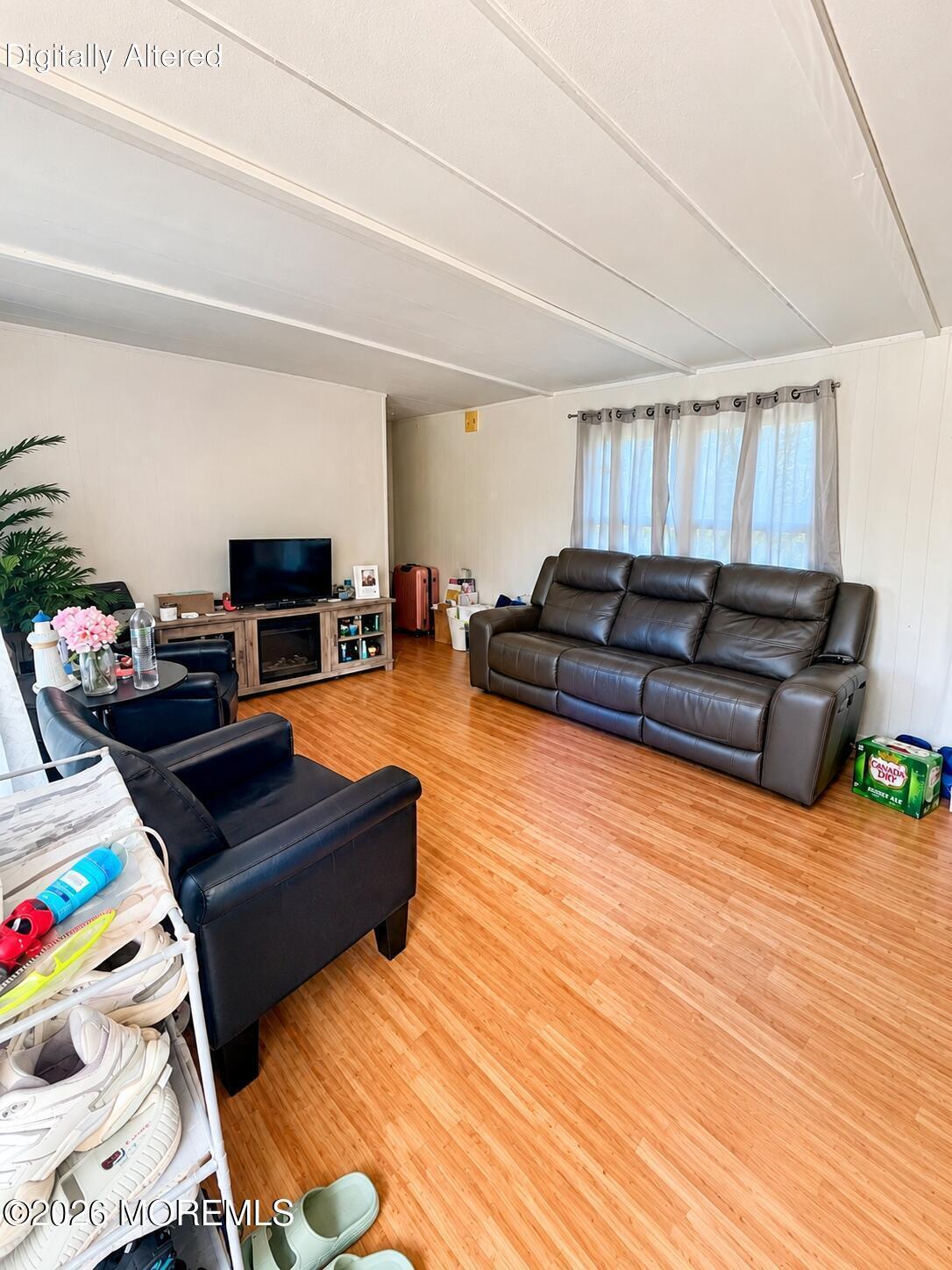 560 Sara Drive 560 Image 4