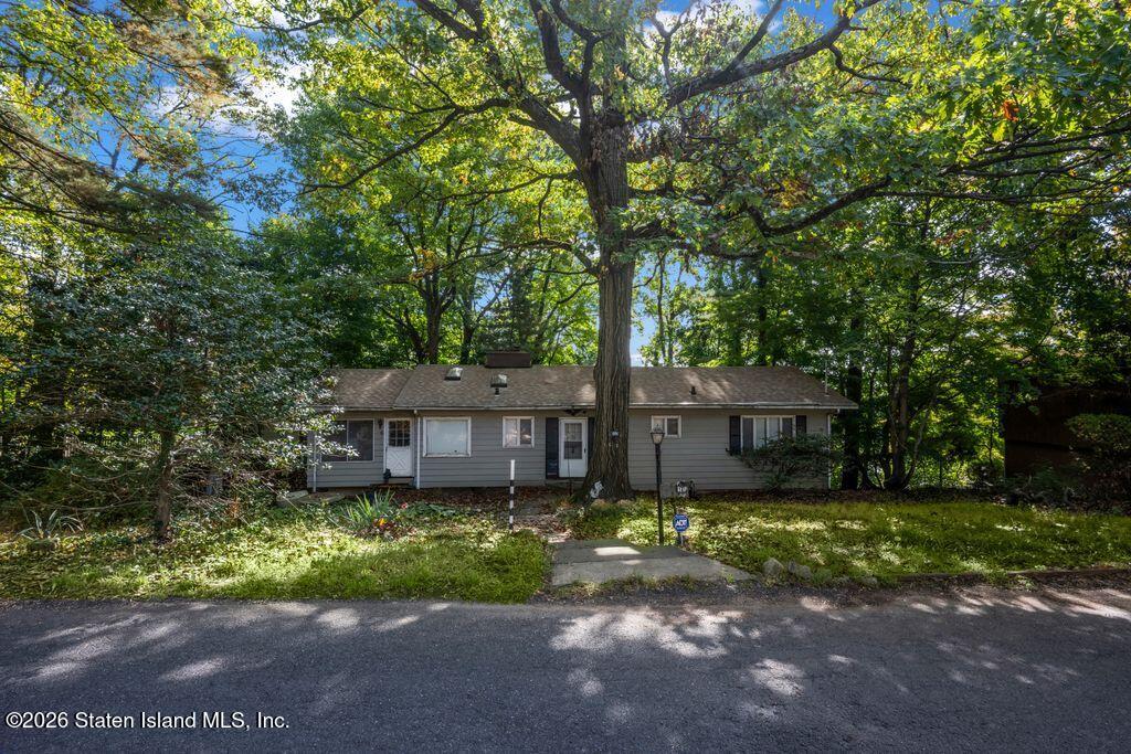 160 Coverly Avenue Image 4