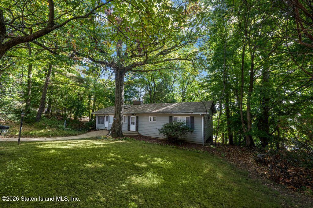 160 Coverly Avenue Image 5