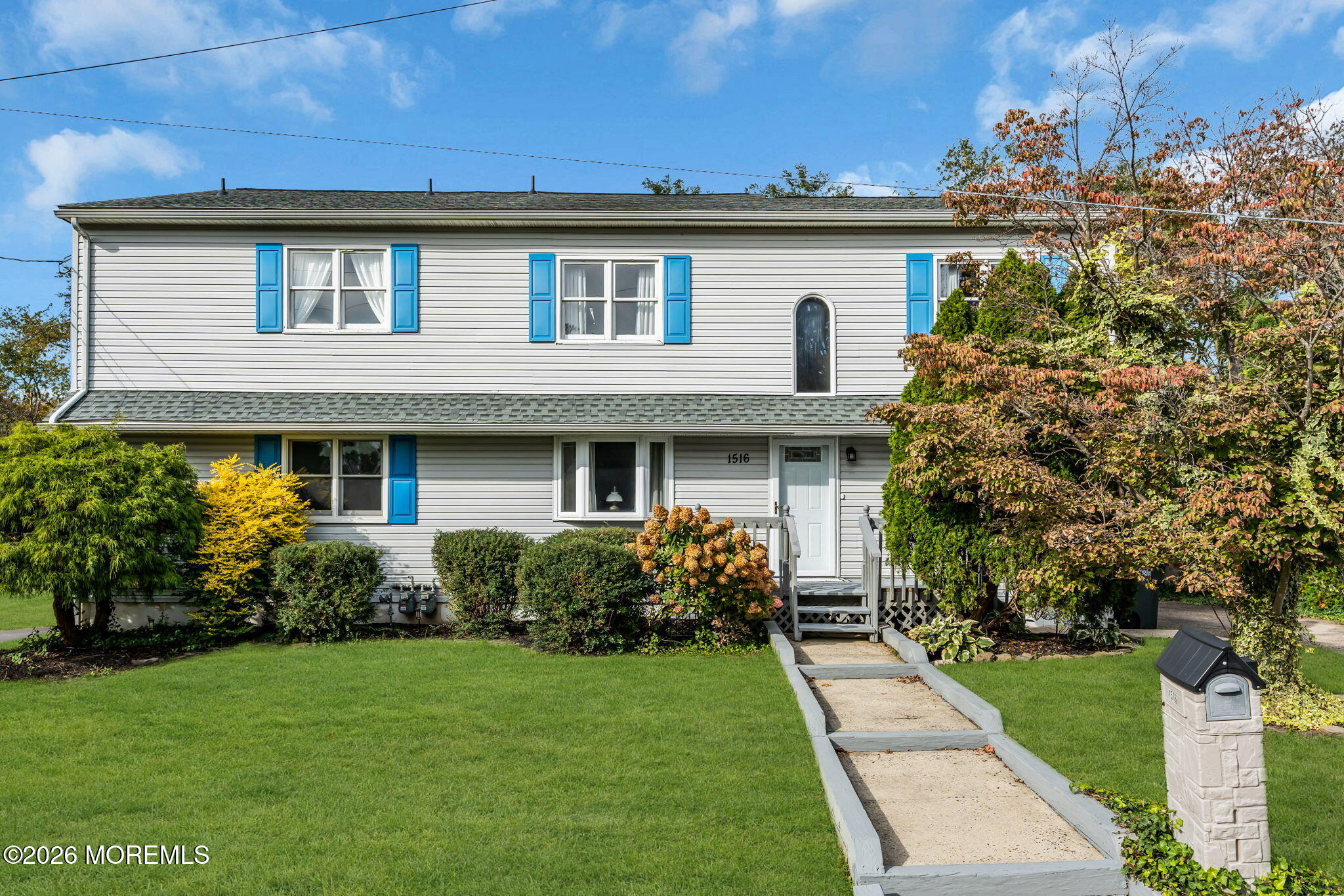 1516 Sunset Terrace Image 3