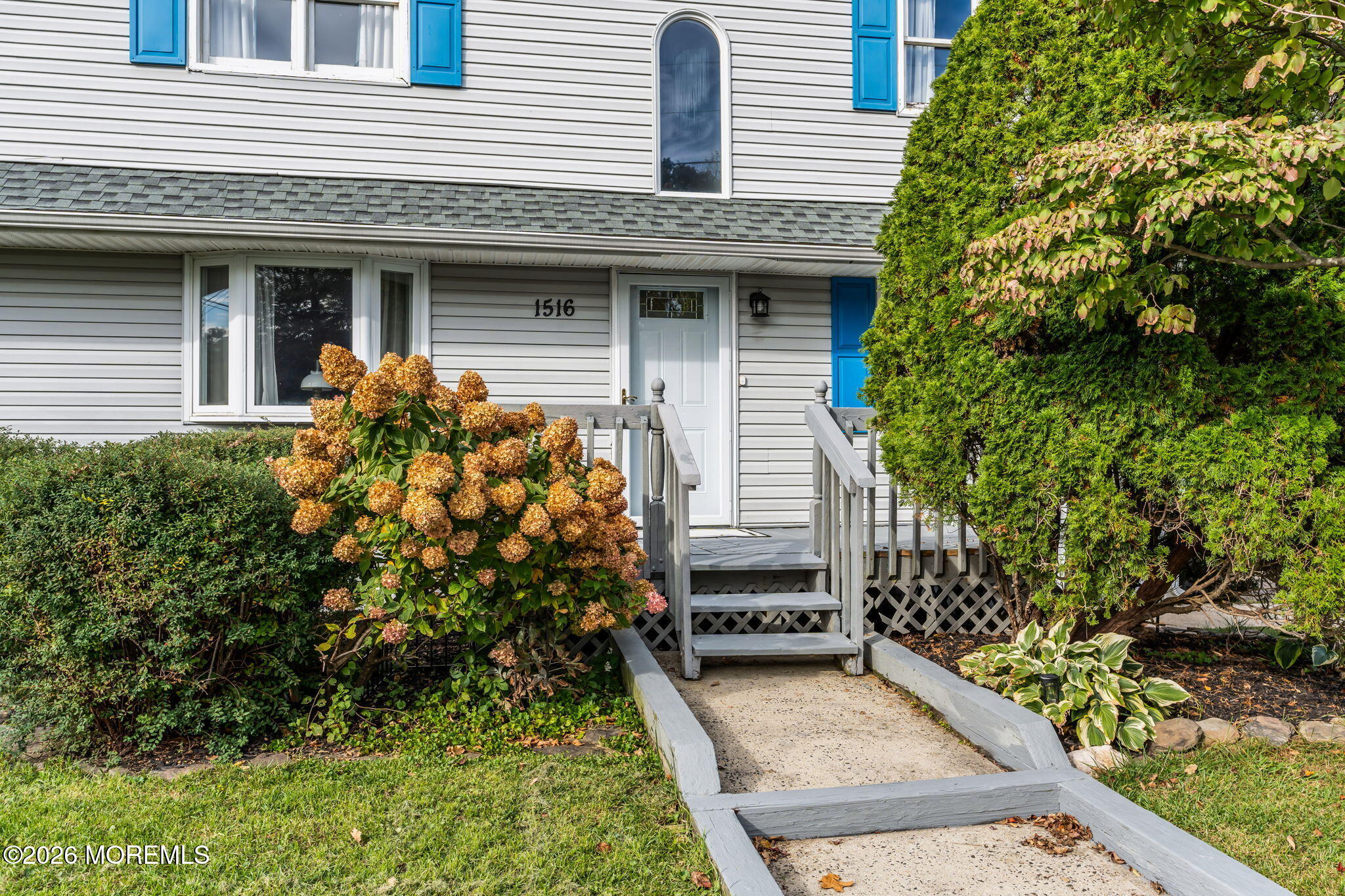 1516 Sunset Terrace Image 4