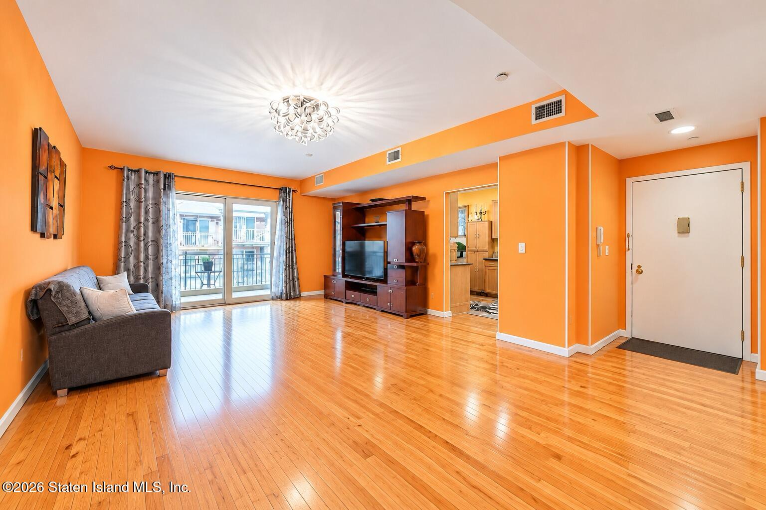 1453 Royce Street 3l Image 3
