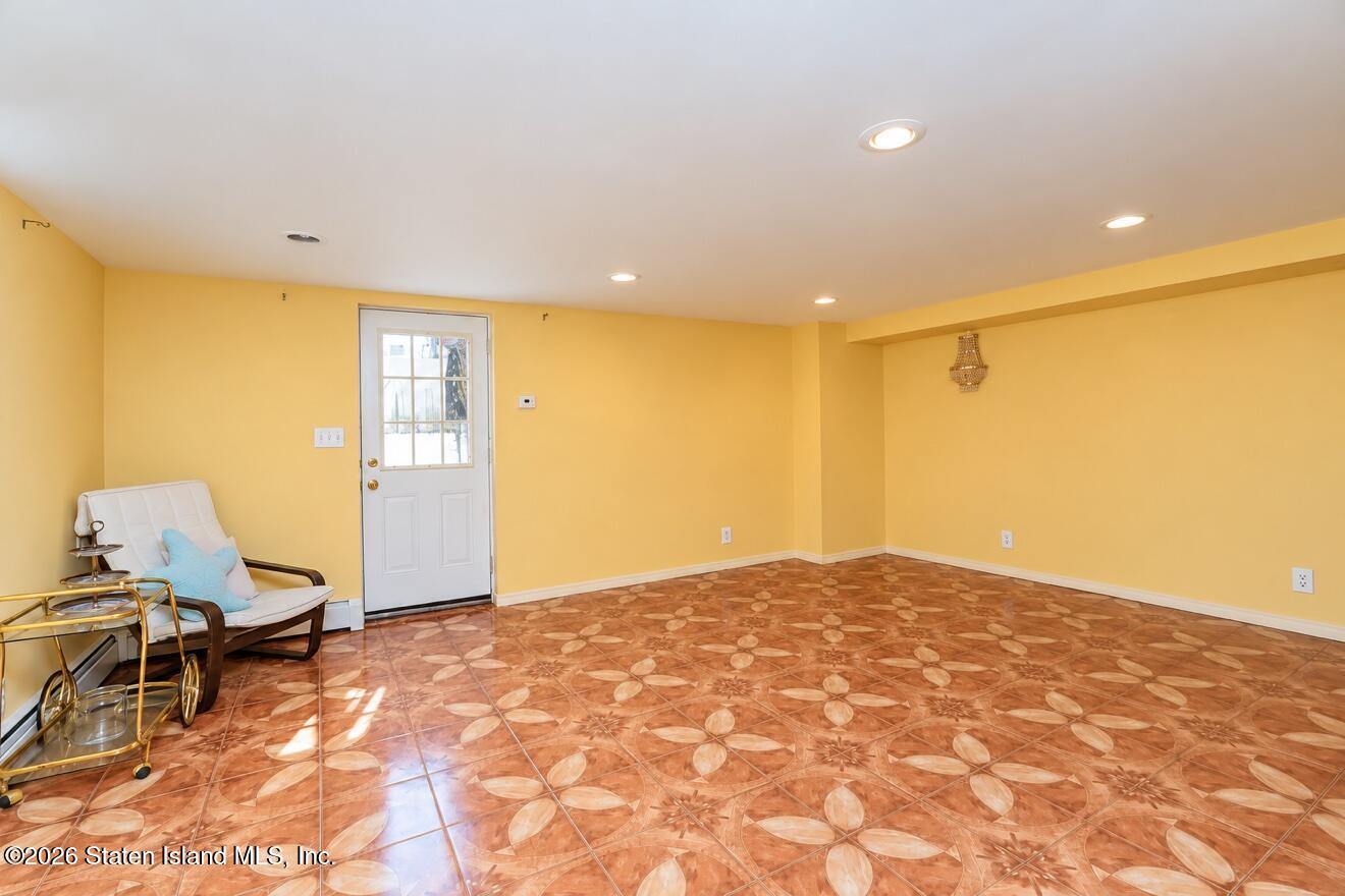 407 Harold Avenue, Staten Island, NY, 10312 image 21