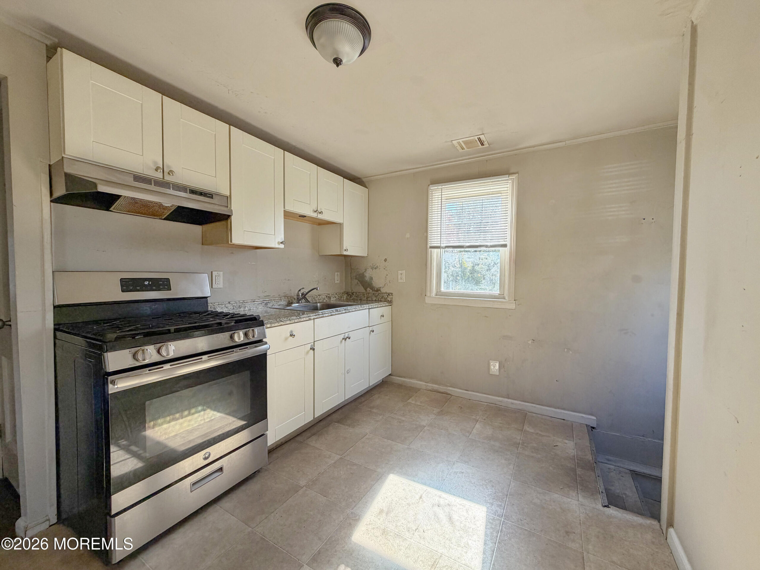 323 W Sylvania Avenue Image 3