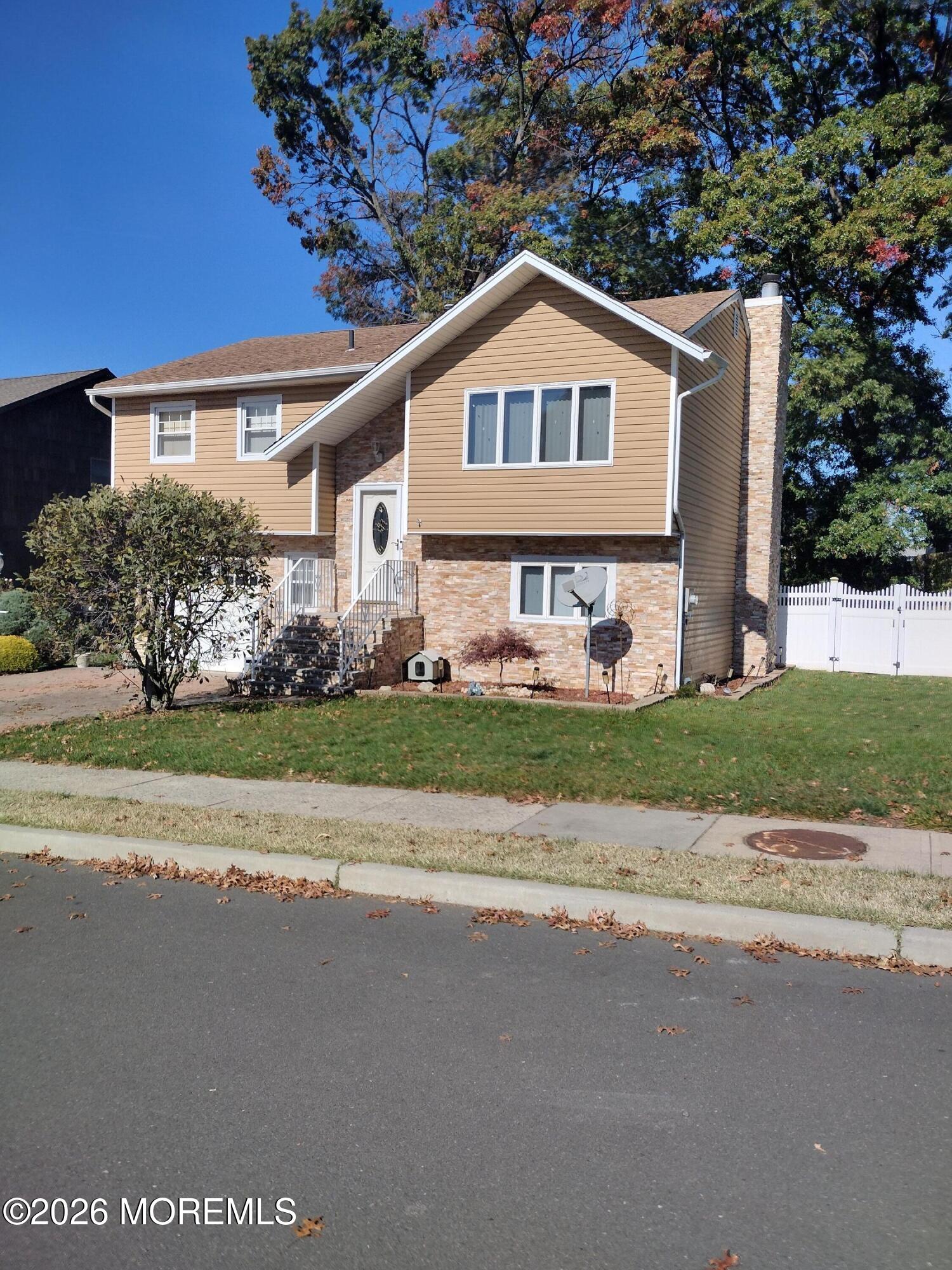 7 Thomas Avenue Image 3