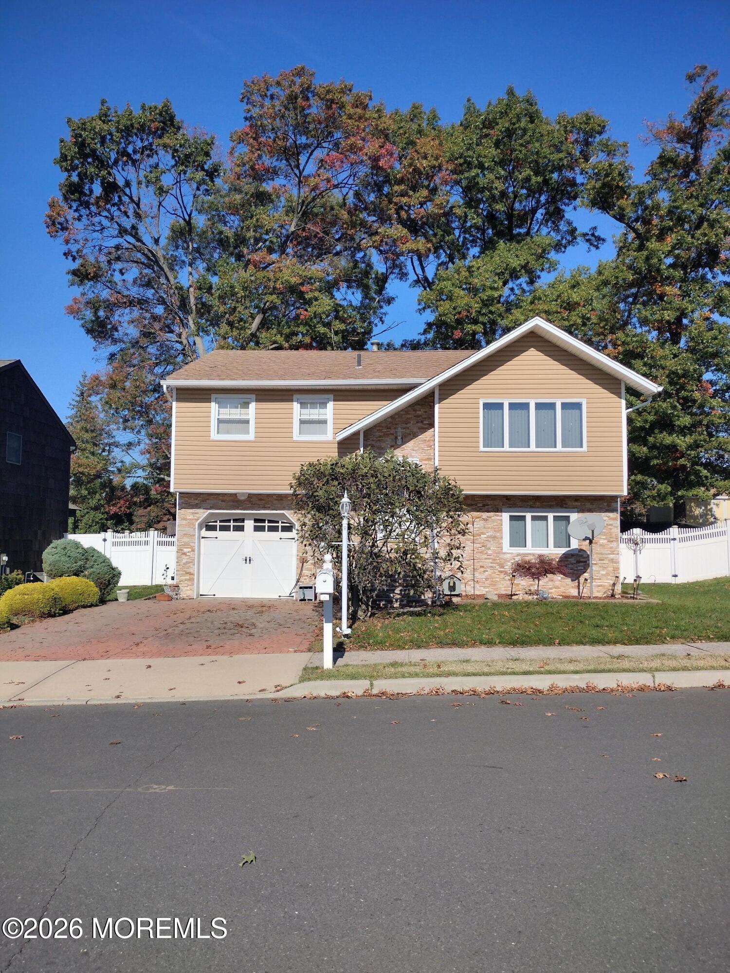 7 Thomas Avenue Image 2