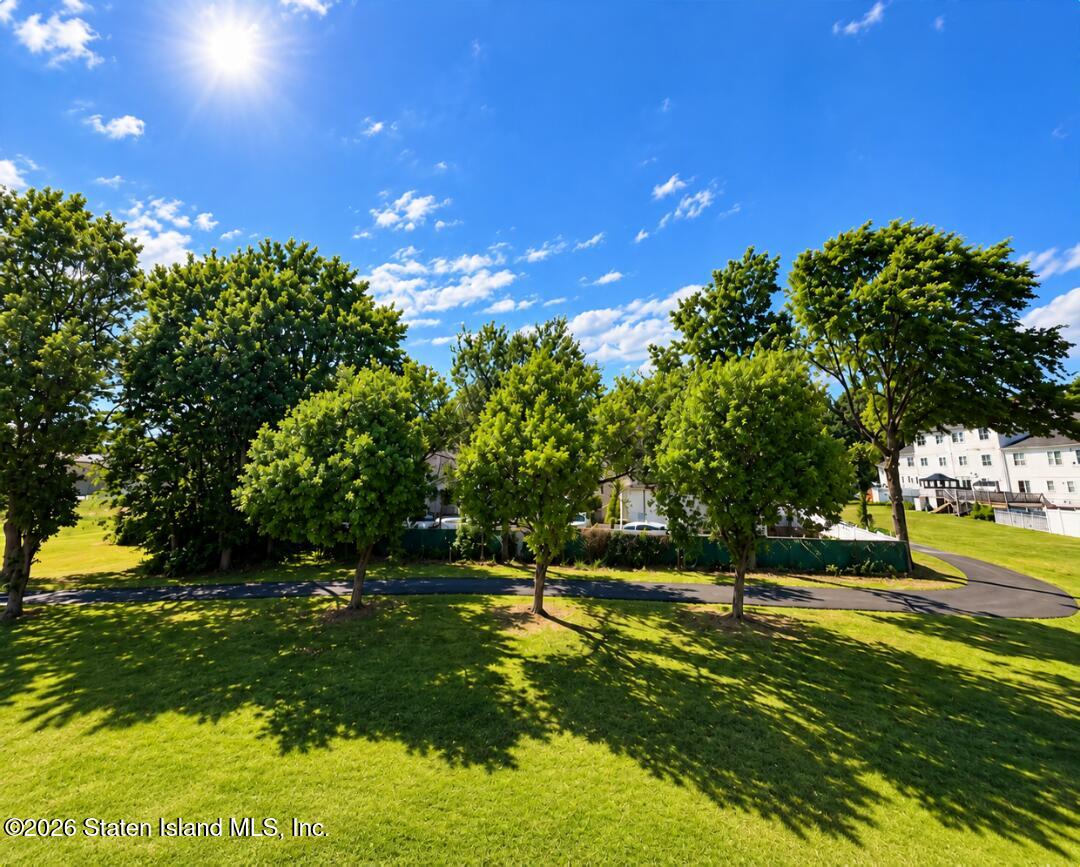 235 Carlyle Green, Staten Island, NY, 10312 image 32