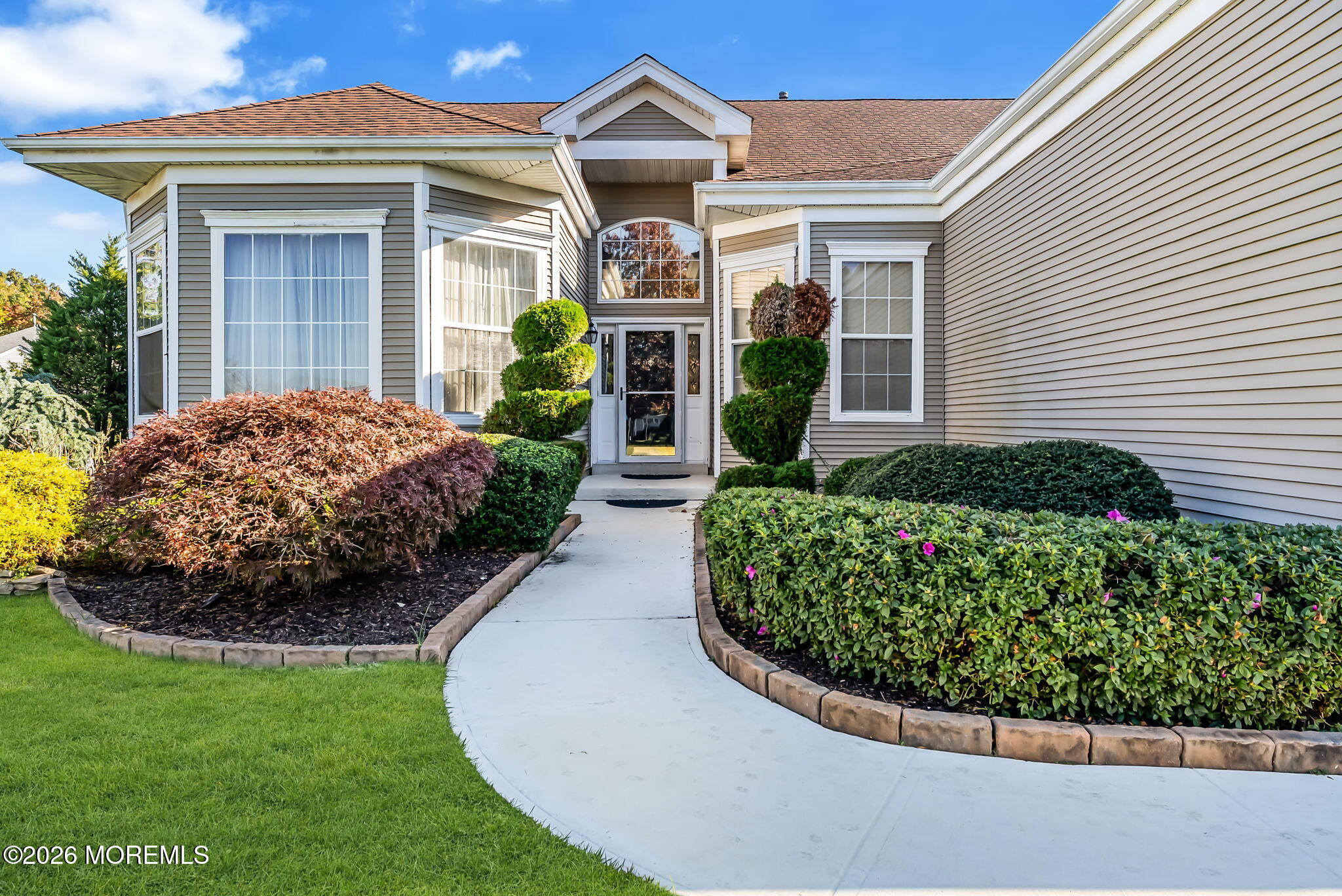 2568 Heathrow Lane Image 3