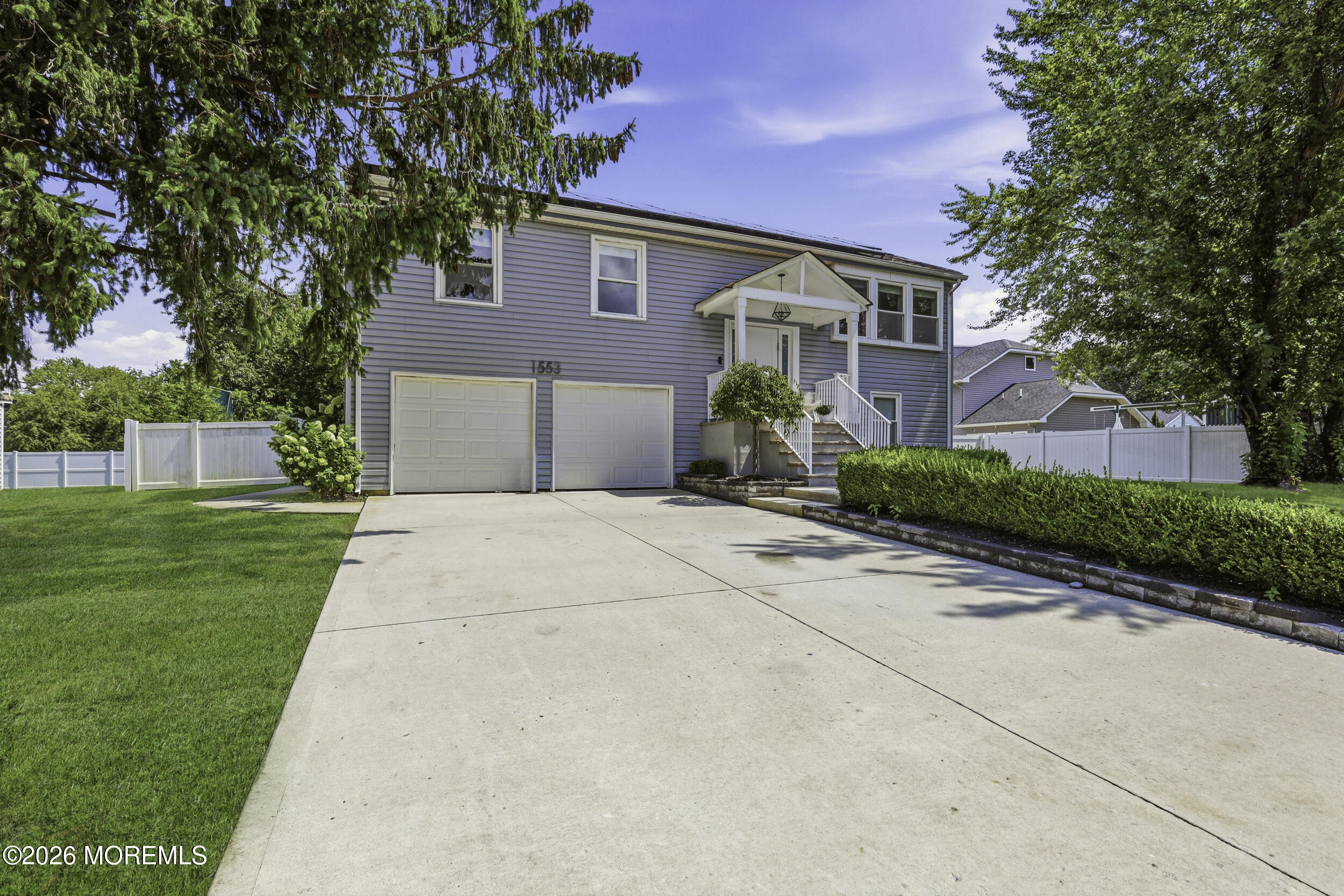 1553 Laguna Lane Image 3