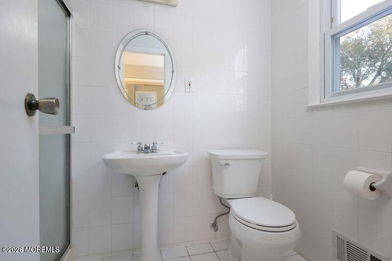 3 Mayflower Drive, Red Bank, NJ, 07701 image 25