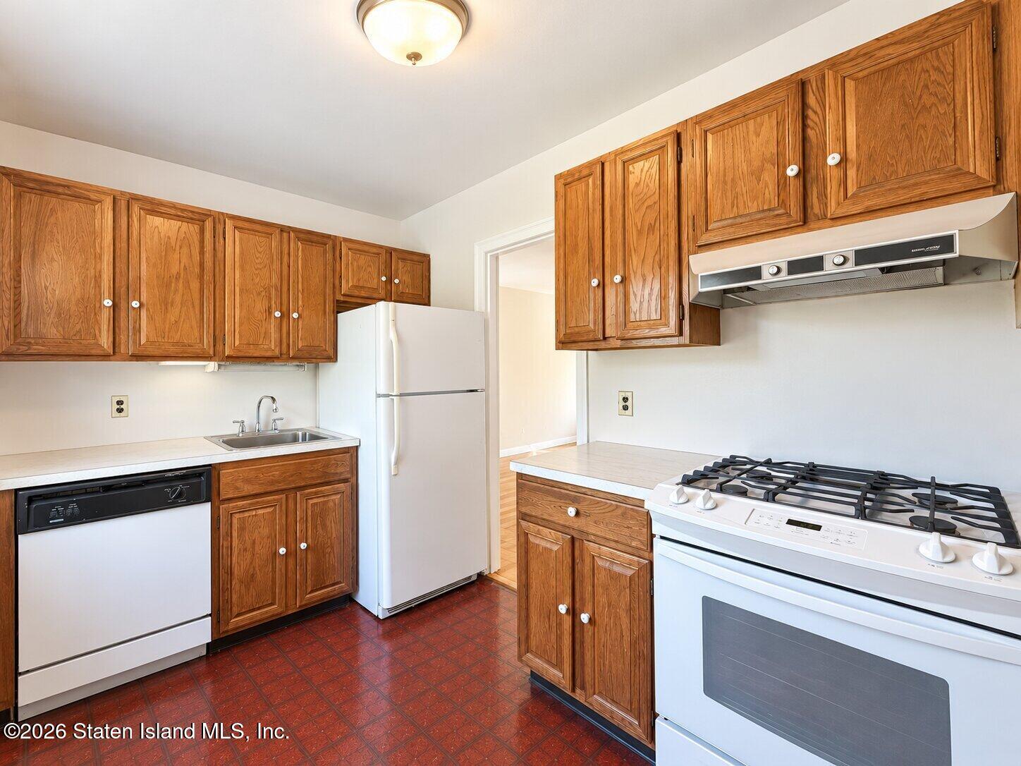 153 Arlo Road B, Staten Island, NY, 10301 image 16