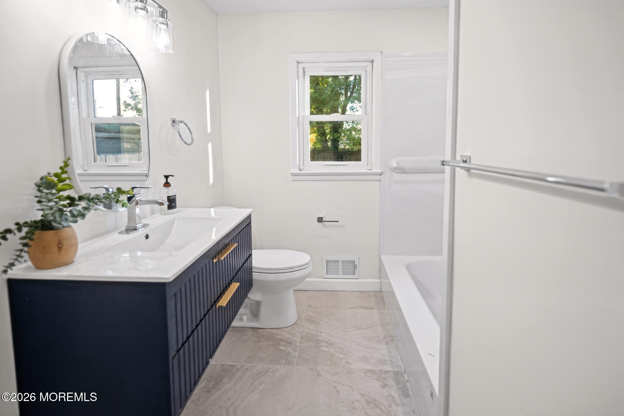 231 Temple Way, Colonia, NJ, 07067 image 25