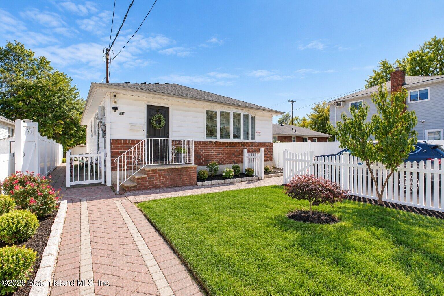18 Zoe Street Image 2