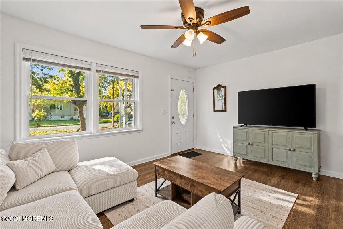 948 Round Avenue Image 4