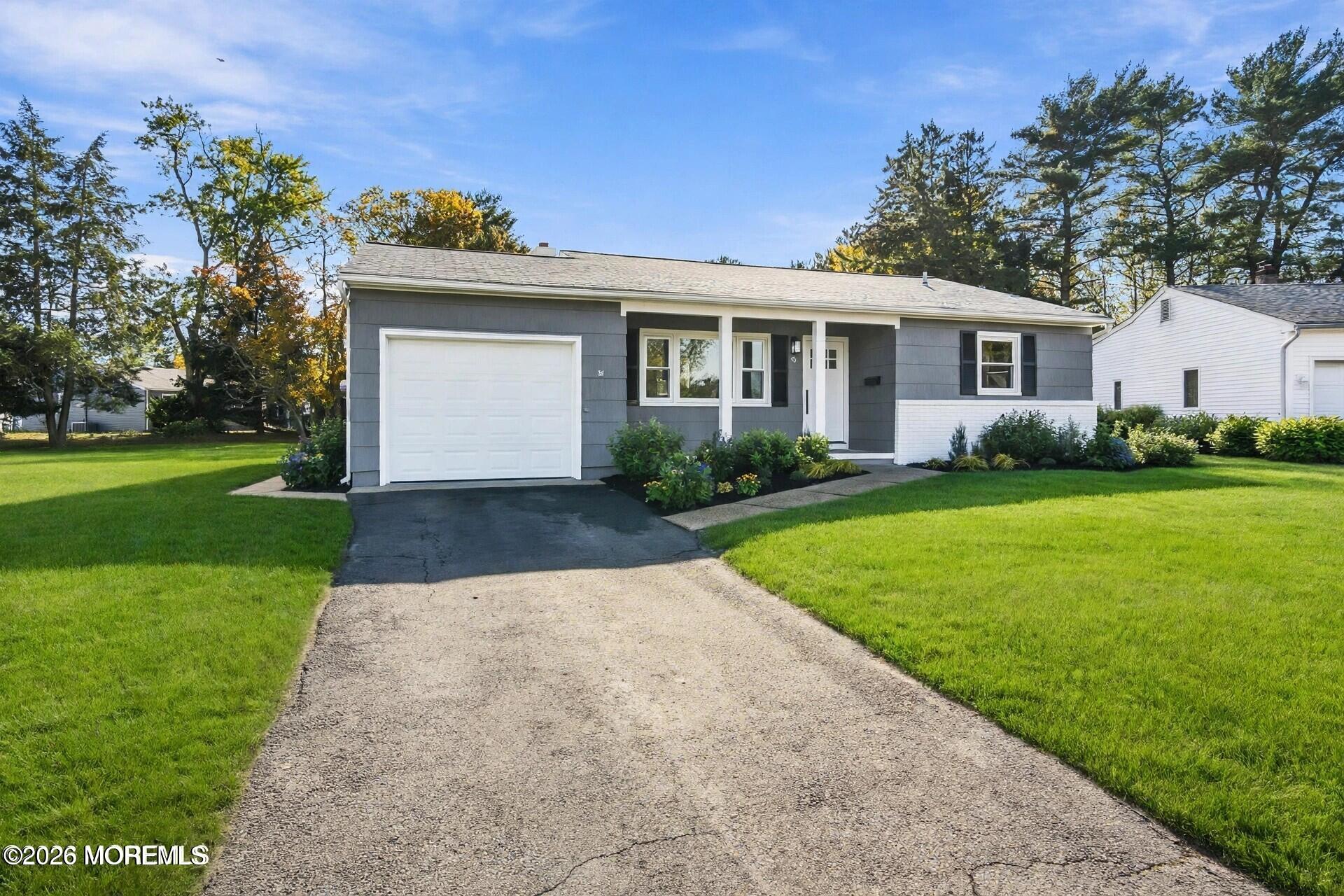 24 Chancellor Court, Toms River, NJ, 08757