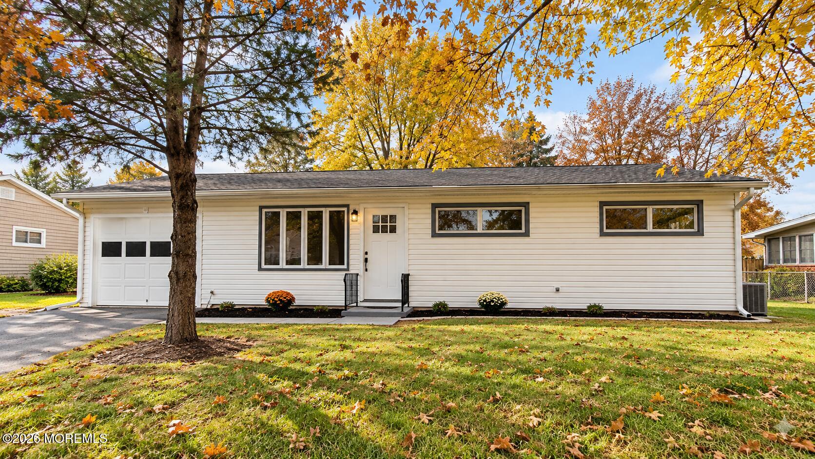 709 Lynda Road, Lopatcong, NJ, 08865