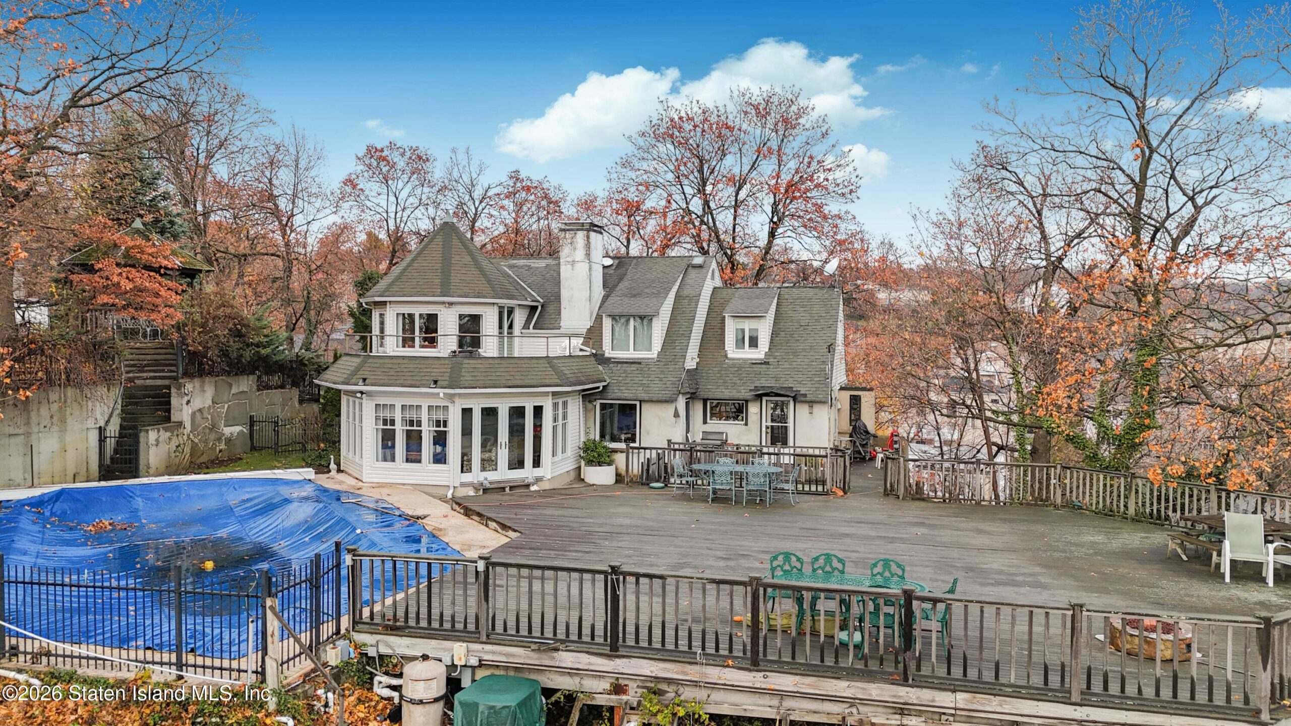 45 E Loop Road, Staten Island, NY, 10304