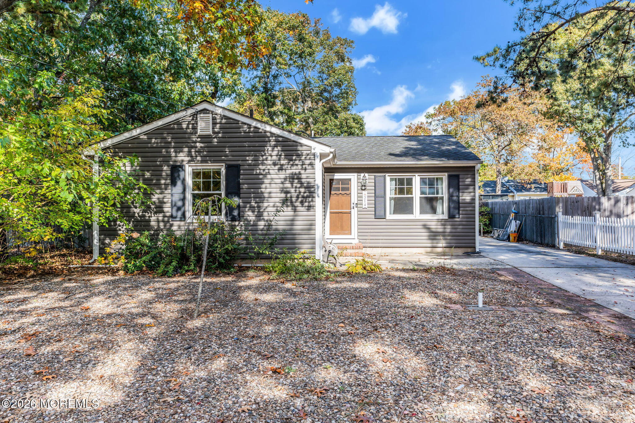 214 Sinclair Avenue Image 3