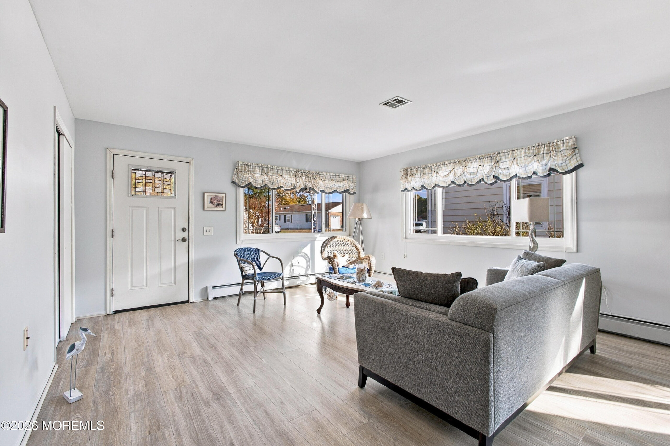75 Chesterfield Lane Image 4