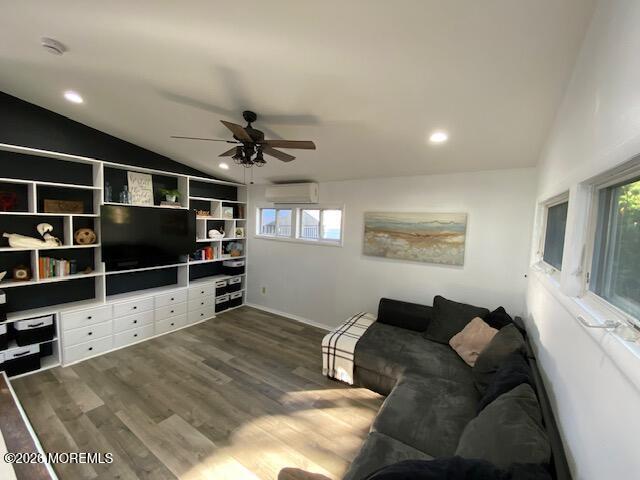 1013 Beach Lane Image 3