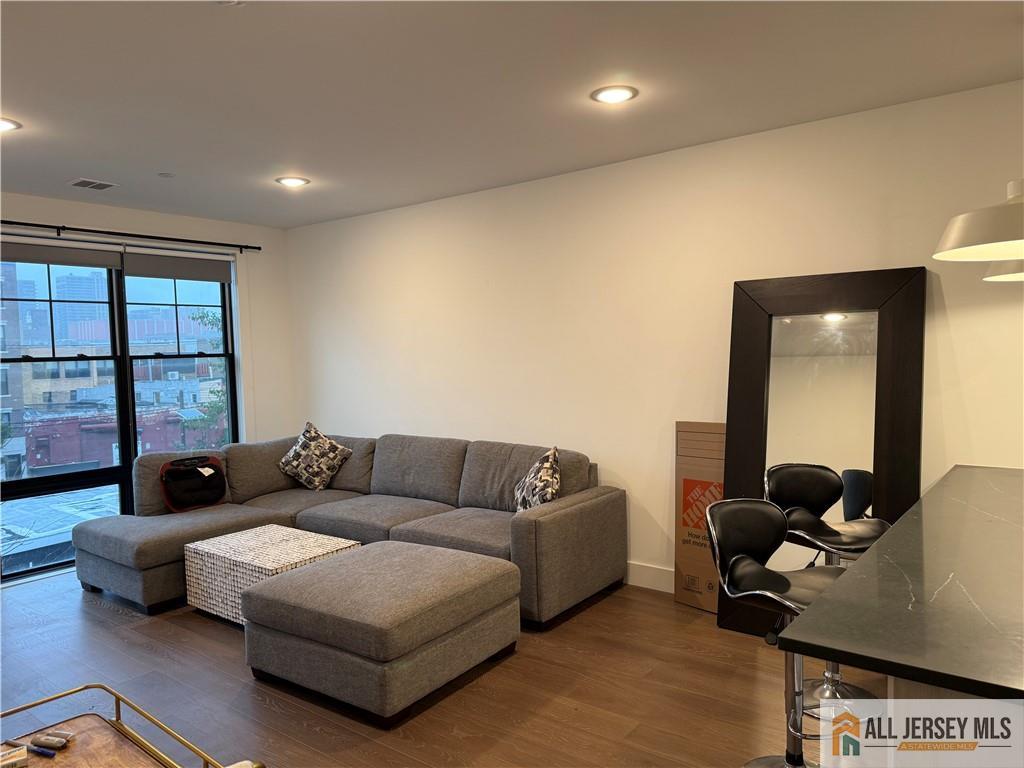 386 5th Street 301 Image 4