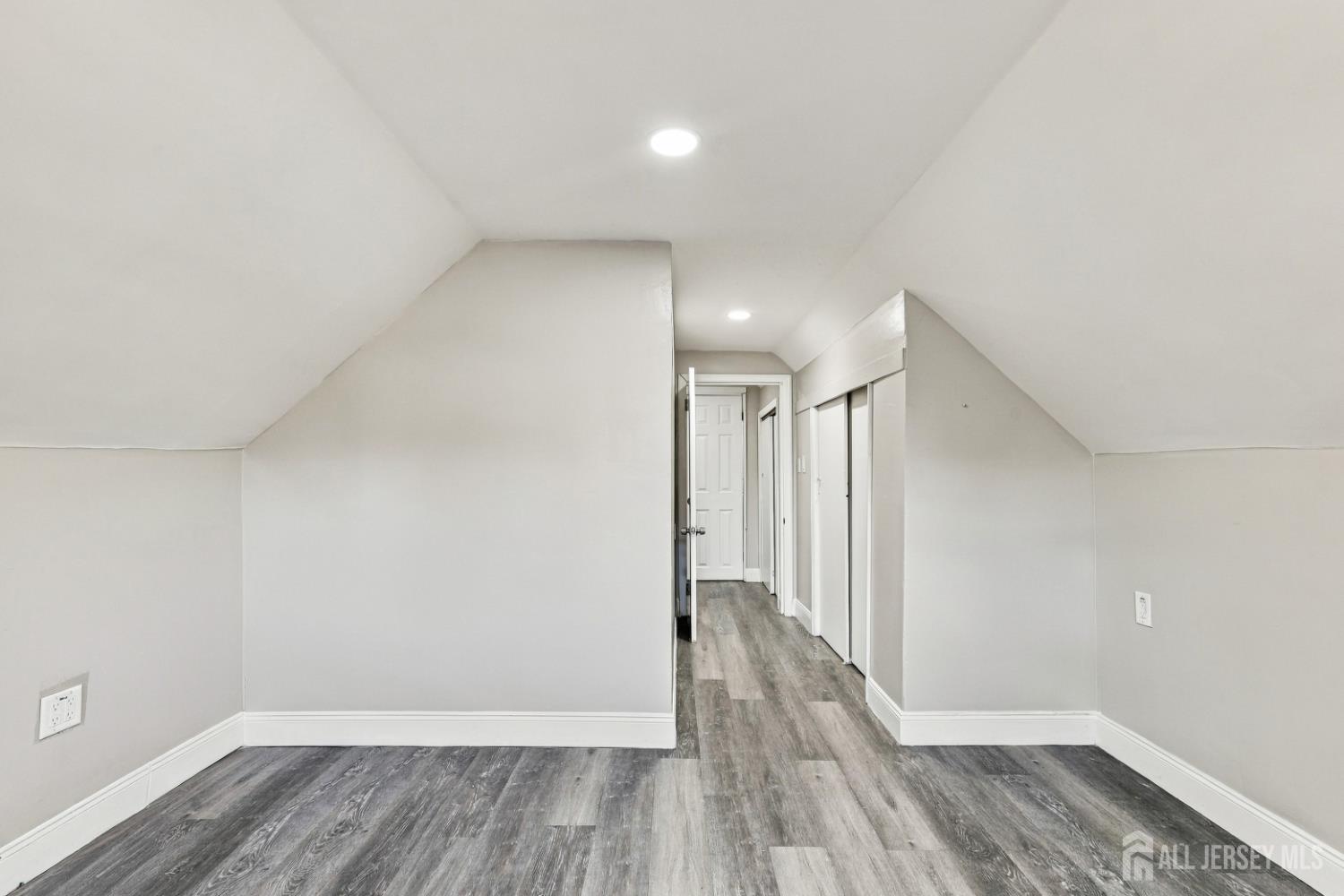 19 David Court, Colonia, NJ, 07067 image 31