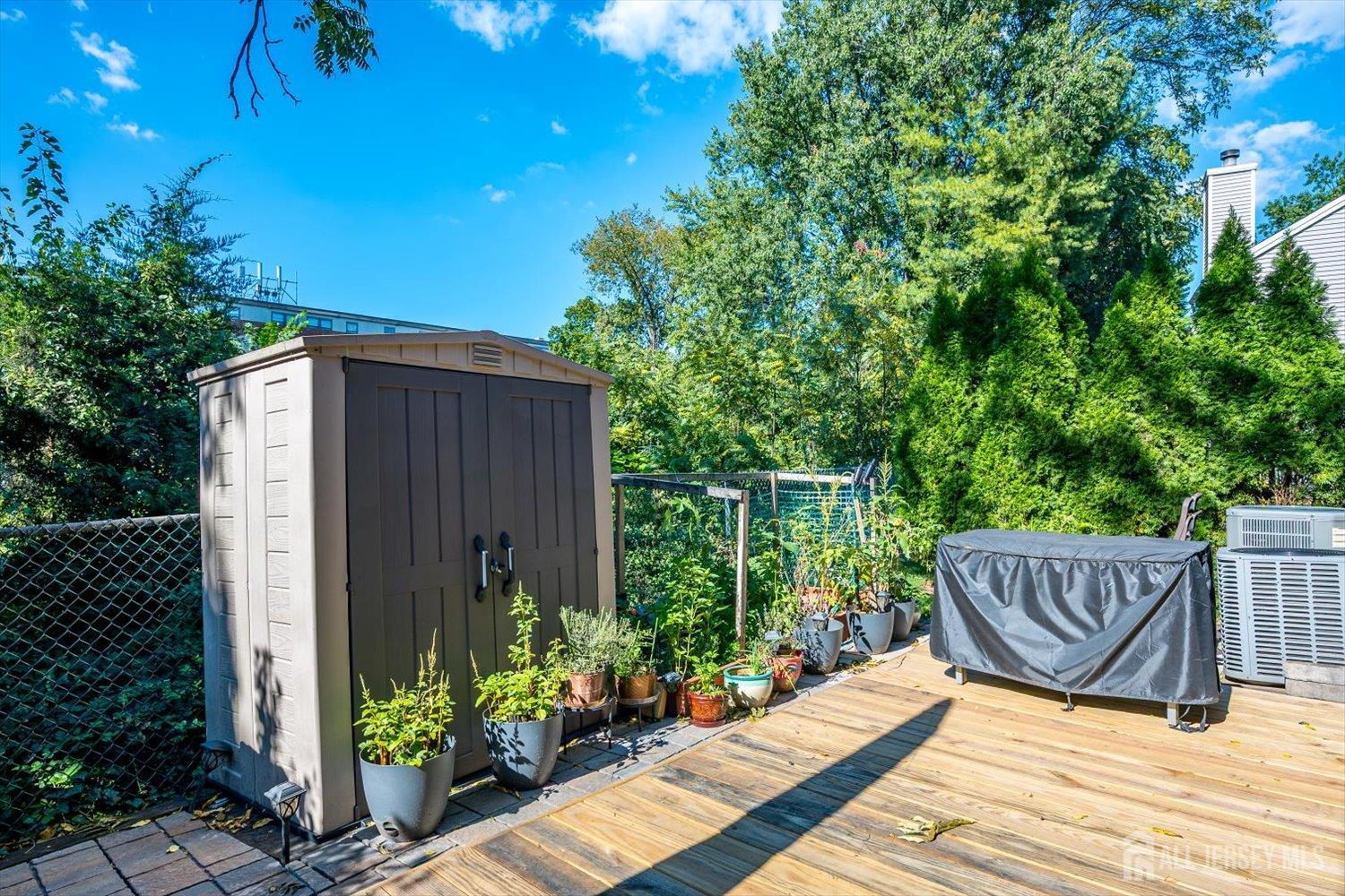 57 Renaissance Lane, New Brunswick, NJ, 08901 image 25