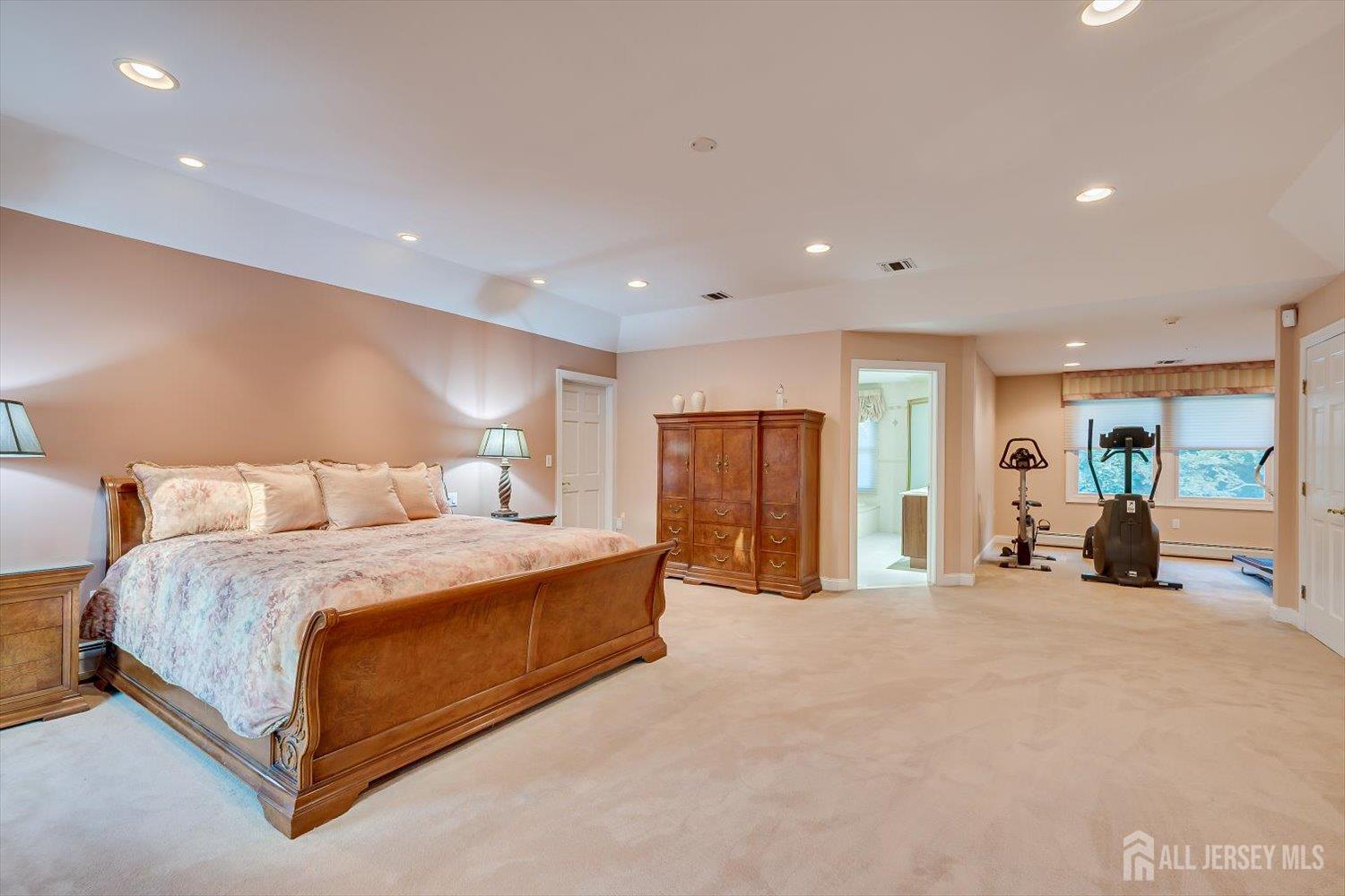 21 Stafford Road, Colonia, NJ, 07067 image 44