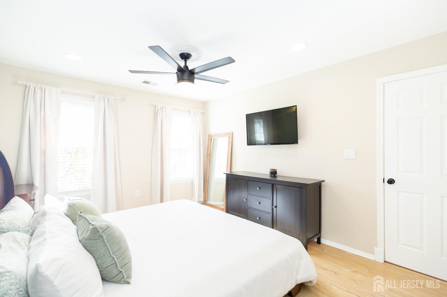 130 Albury Way, North Brunswick, NJ, 08902 image 22