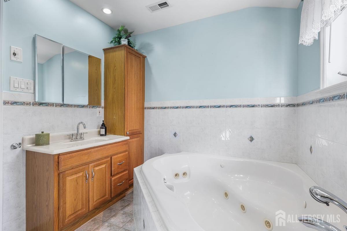 194 Starlight Court, Old Bridge, NJ, 08857 image 24