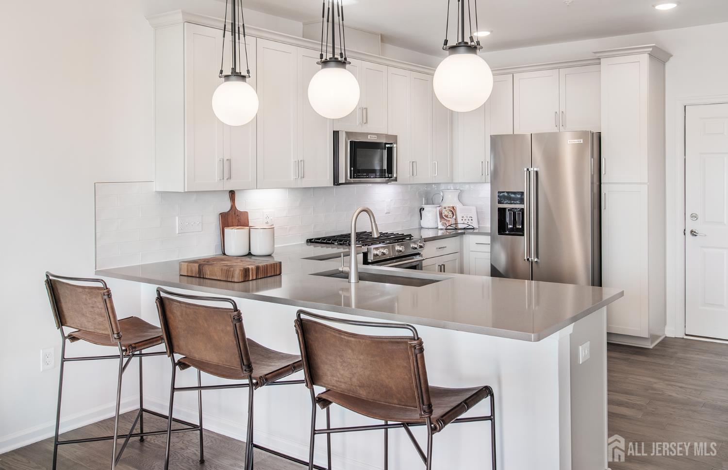 909 District Boulevard Image 3